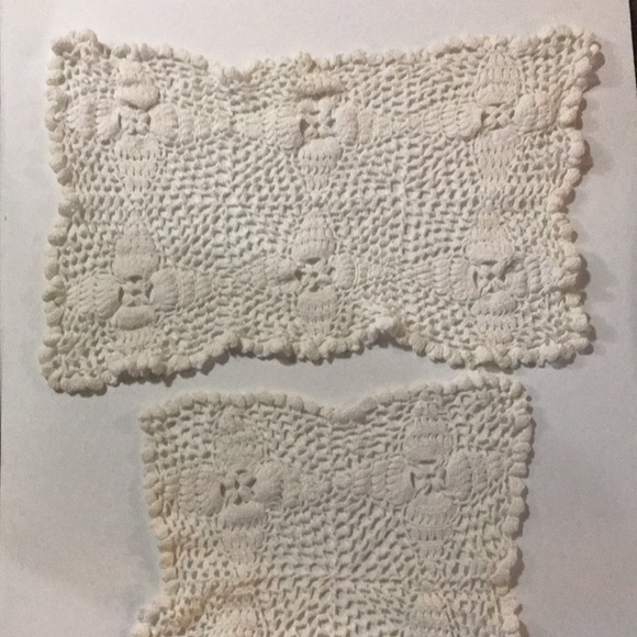 White Doily Place Mats - Vintage - Picture 2 of 12